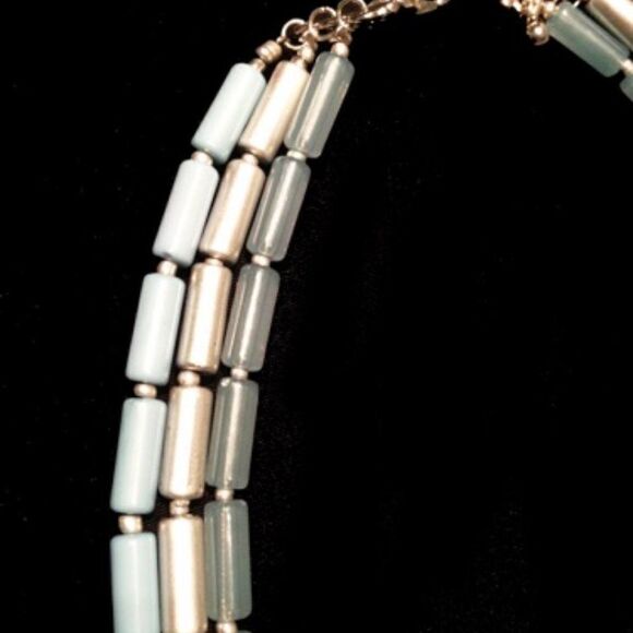 TRIPLE STRAND MOP SILVER DISK BLUE GLASS NECKLACE - Picture 5 of 7